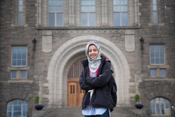 – NTNU og veilederen min støttet meg, det betydde mye, forteller Hamideh Kaffash om da PST ville nekte henne visum. Foto: Kristoffer Furberg