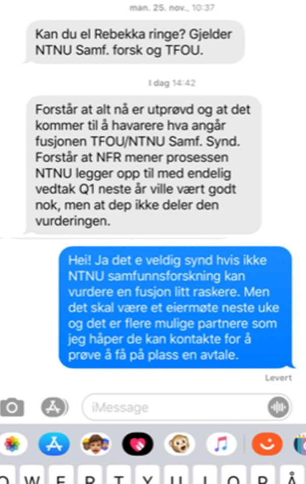 Bildet er en sammenstilling av to PDFer som Forskerforum har fått innsyn i og viser SMS utveksling mellom Tord Lien og Iselin Nybø.