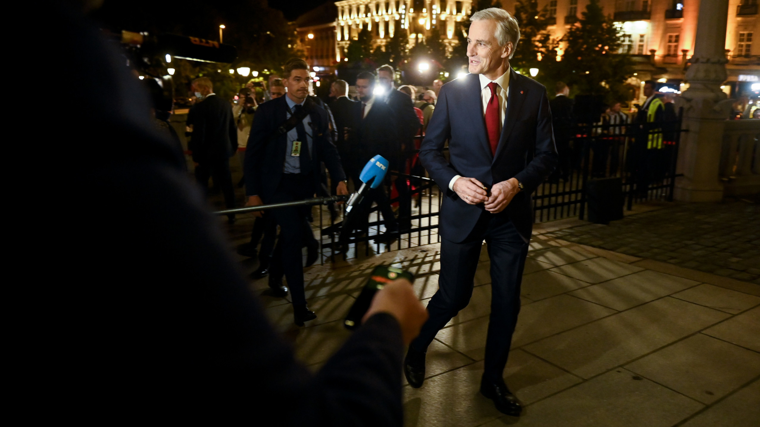Ap-leder Jonas Gahr Støre ankommer Stortinget til partilederdebatt. Foto: Annika Byrde / NTB