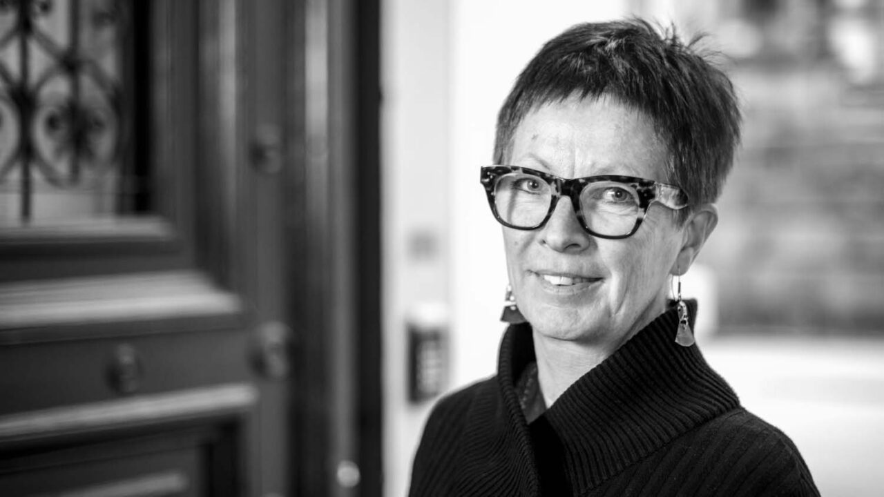 Liv Ramskjær i svart hvitt